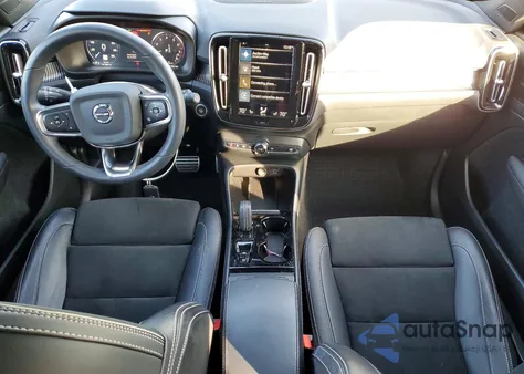 2022 Volvo Xc40 T5 R-Design from USA, damaged, VIN YV4162UM2N2644278